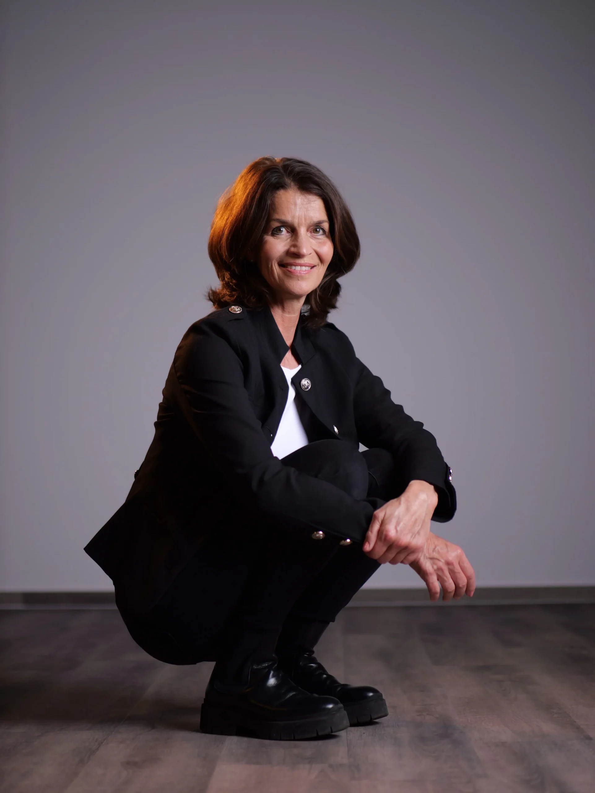 Business Squat-Christiane Figura image Blue Bee Media Christiane Figura